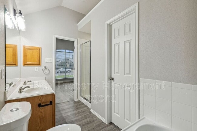Building Photo - 1800 Meadow Lark Ln