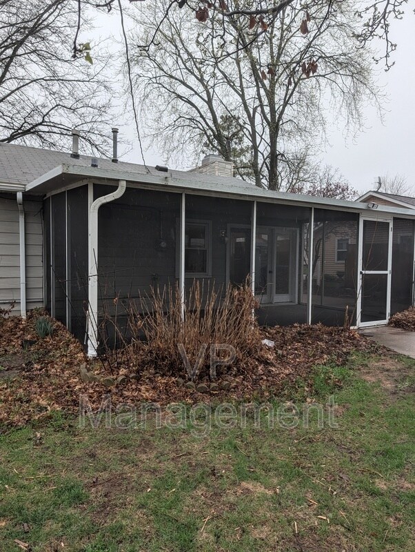 Building Photo - 7107 Volquardsen Ave