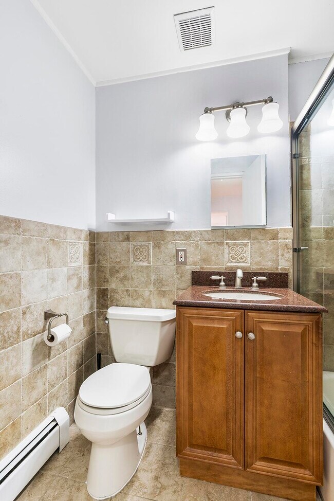 Building Photo - 1138C Farm Rd