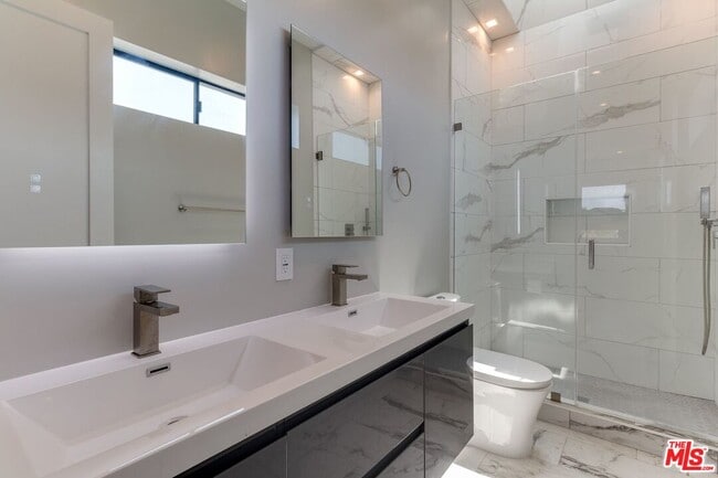 Building Photo - 4826 Pickford St