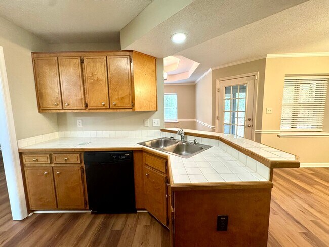 Building Photo - Your Private Retreat 3 Bedroom 2 Bath RentalAwaits!