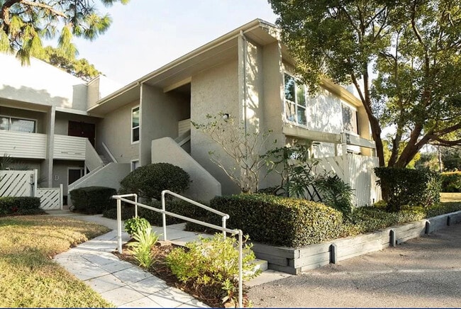 Building Photo - 610 Windrush Bay Dr