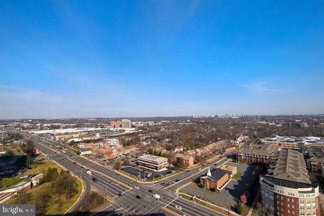 Building Photo - 3701 S George Mason Dr