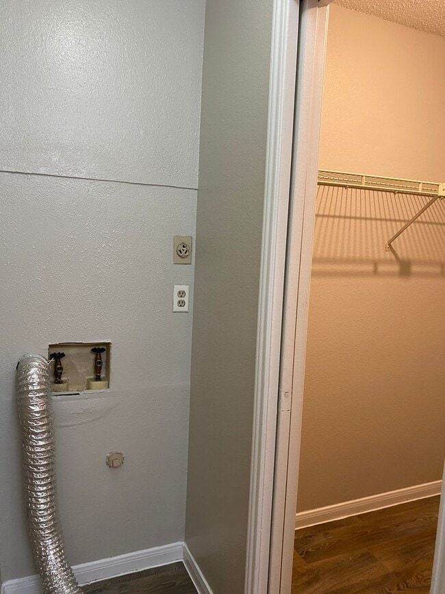 Building Photo - Cozy 1-Bedroom in Cambridge Village