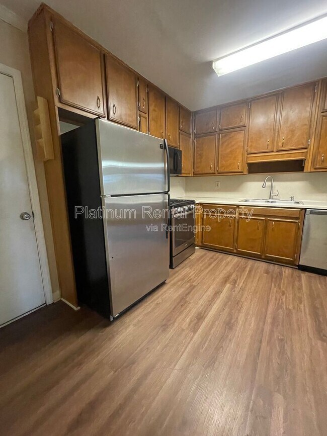 Building Photo - 3665 Orchard St