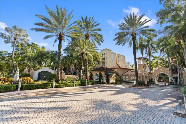 Building Photo - 19655 E Country Club Dr