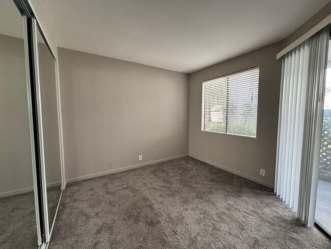 Building Photo - 2232 River Run Dr