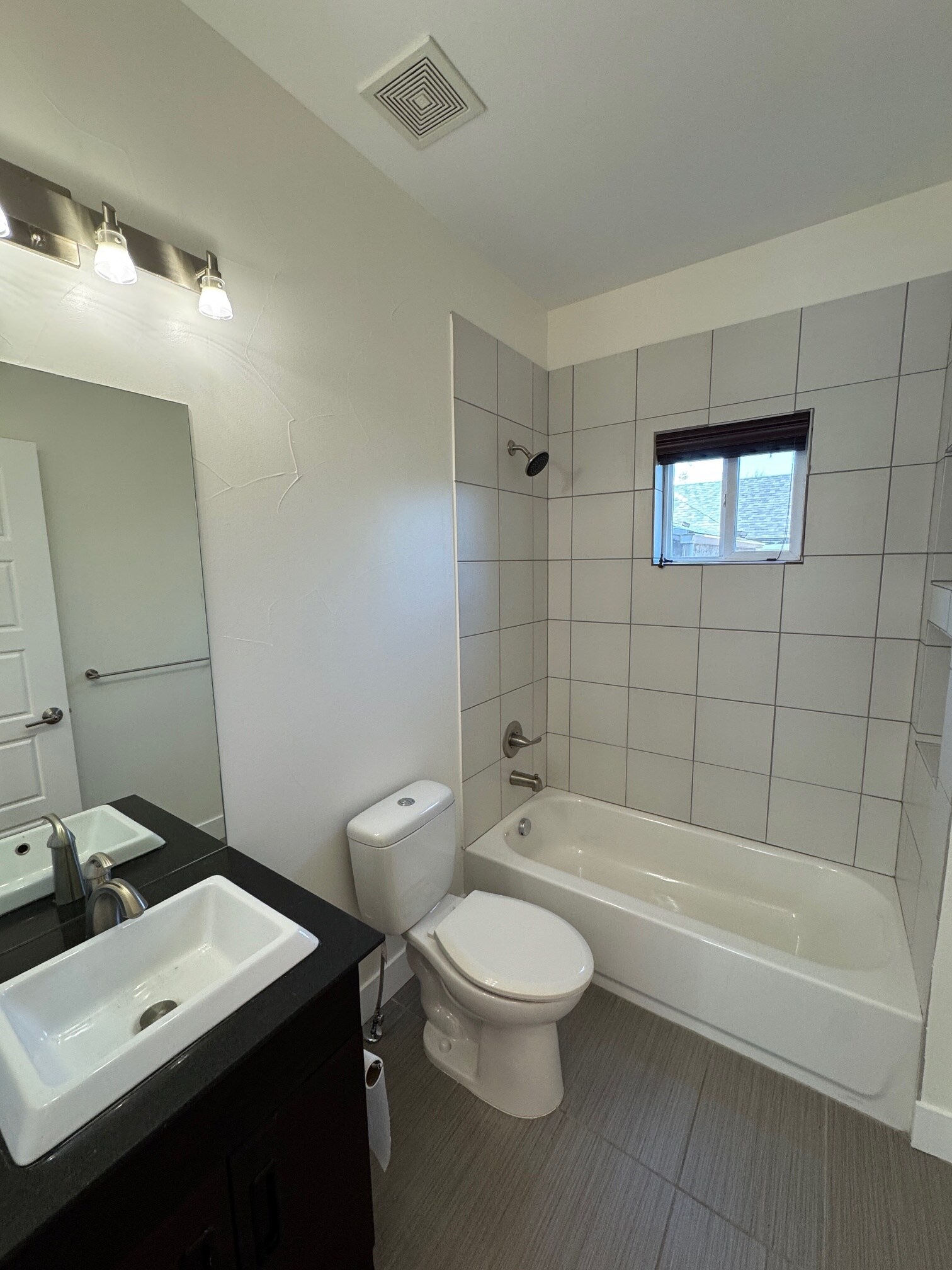Lower Bath - 3440 W 33rd Ave