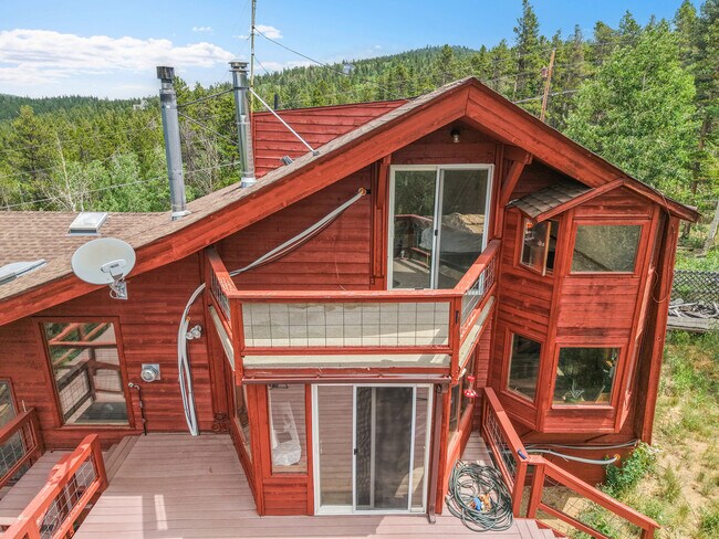 Building Photo - 204 Bristlecone Way