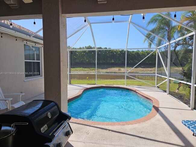 Building Photo - 900 Savannah Falls Dr