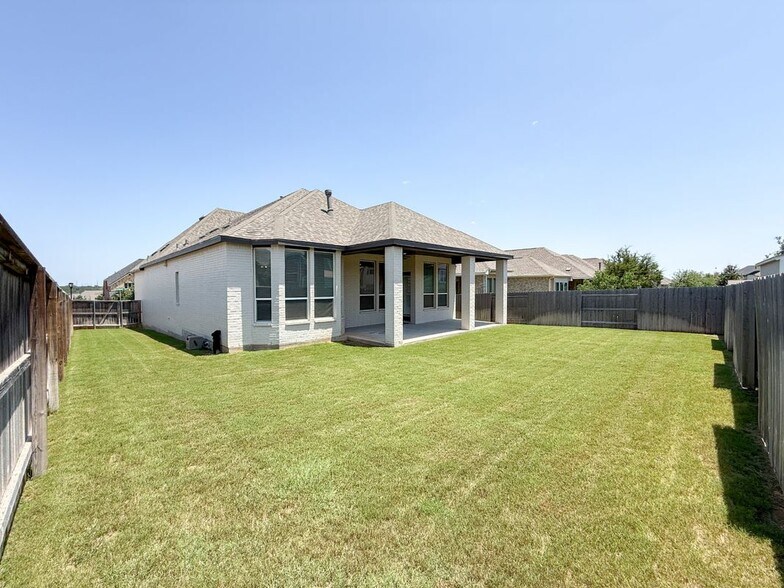 Primary Photo - 249 Heartleaf Rd