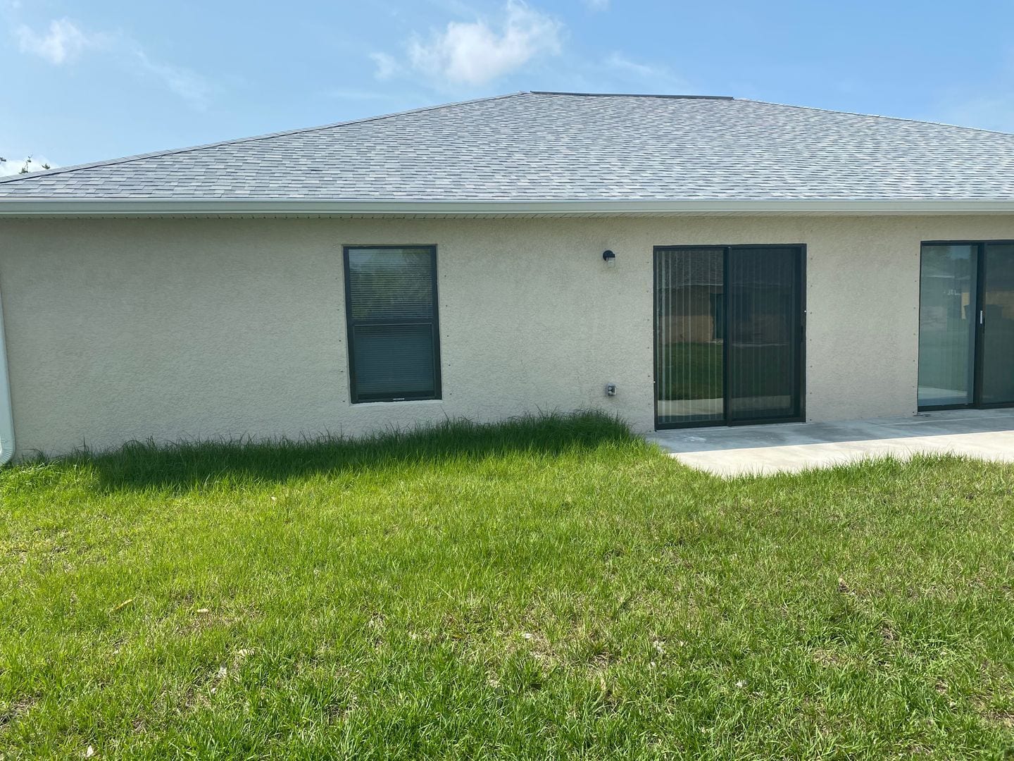 Building Photo - $250 move in special - 3 bedroom, 2 bath Duplex