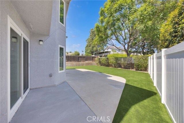 Building Photo - 5700 Torrey Pine Pl