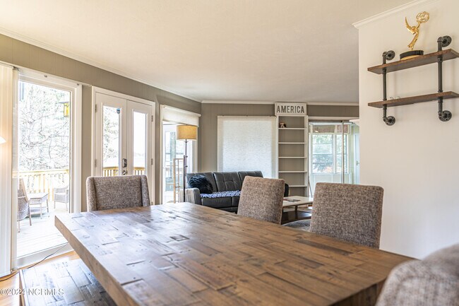 Building Photo - 164 Pine Ridge Dr