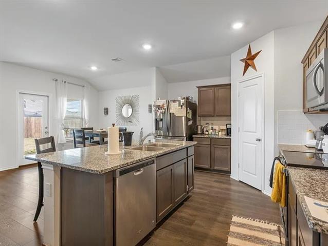 Building Photo - 1304 Lowhill Dr