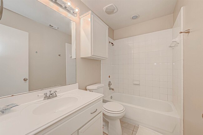 Building Photo - 4727 Wind Trace Dr