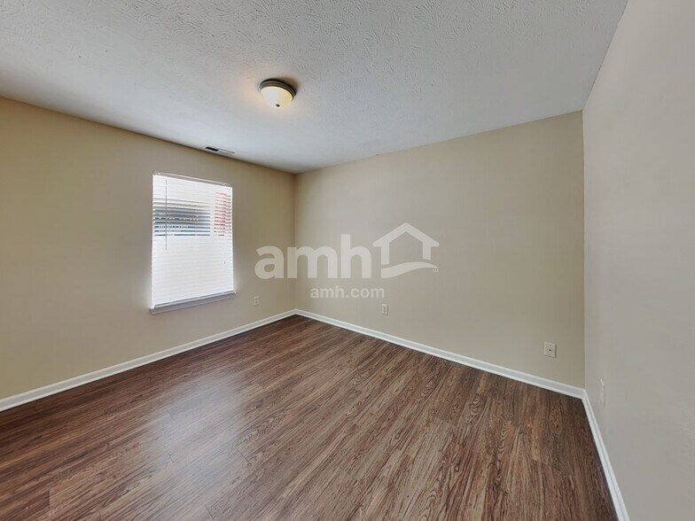 Building Photo - 5904 Jackie Ln