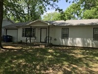 Building Photo - 3 bedroom/2 bathroom house near KU