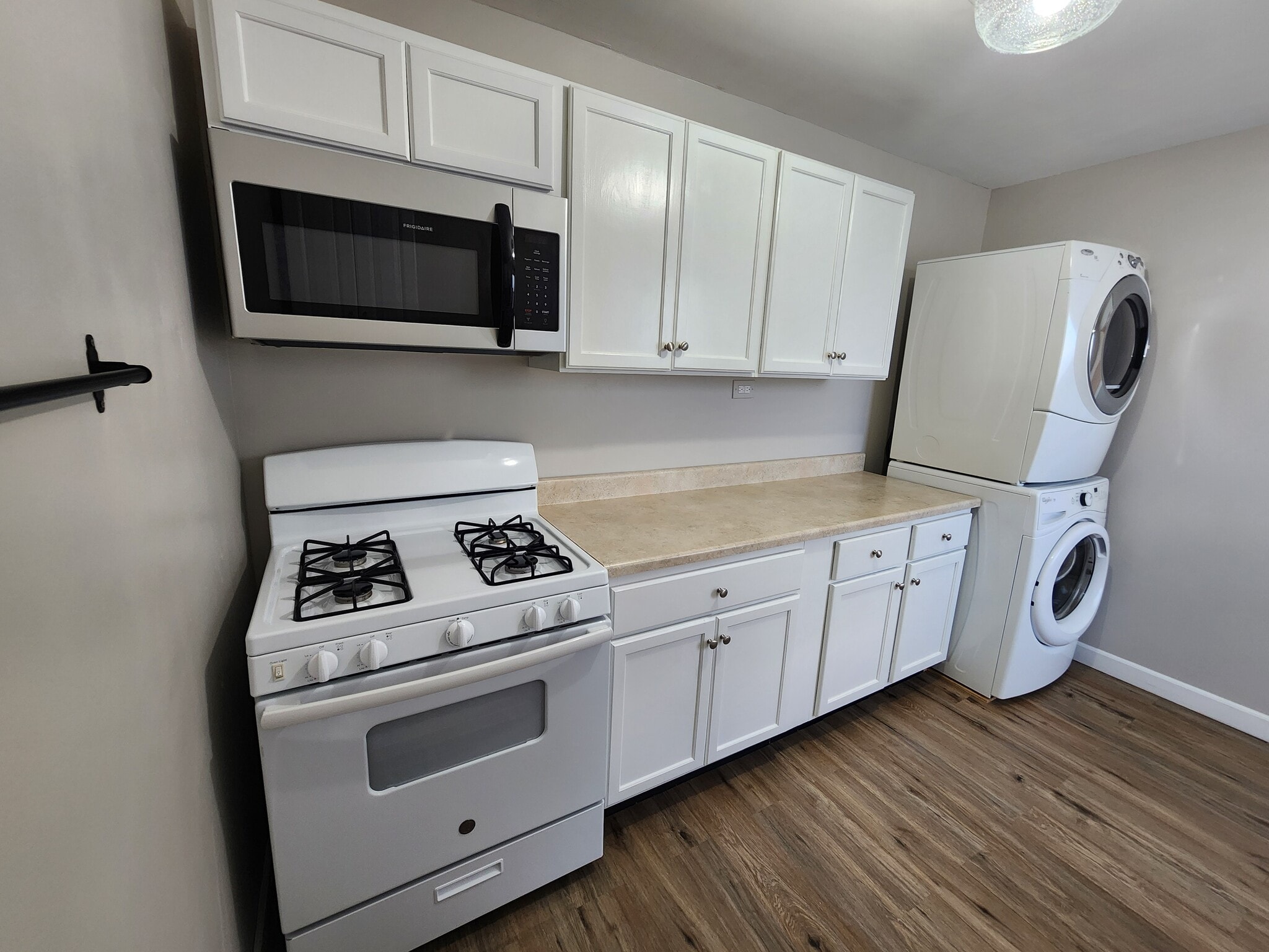 Kitchen - 3017 Grandview St