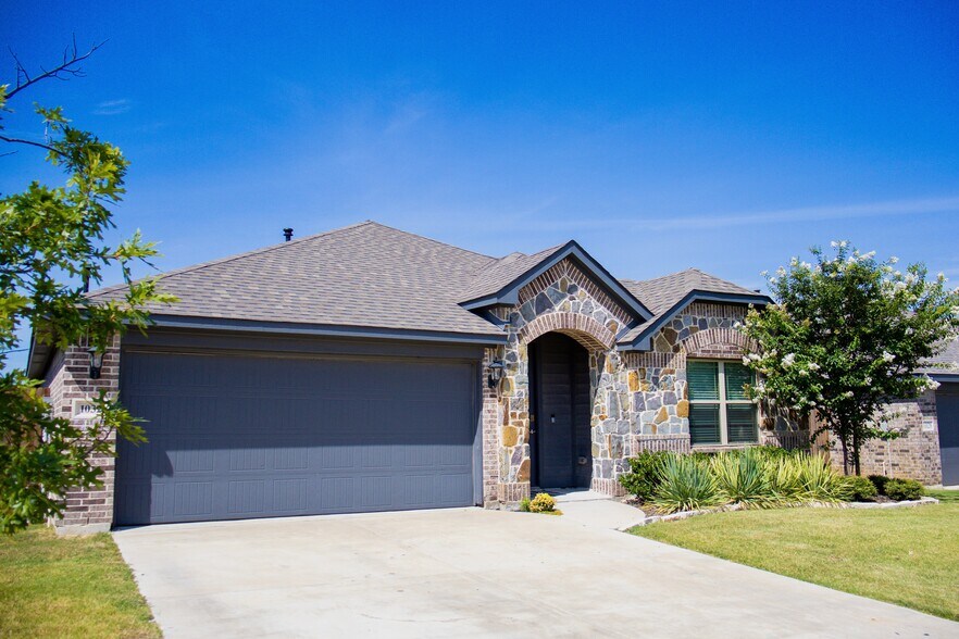 Building Photo - 1032 Fairfax Dr