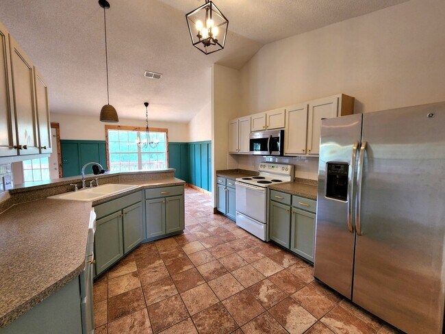 Building Photo - 4772 La Casa Cir