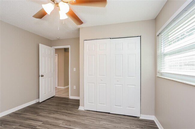 Building Photo - 4108 12th Ave W