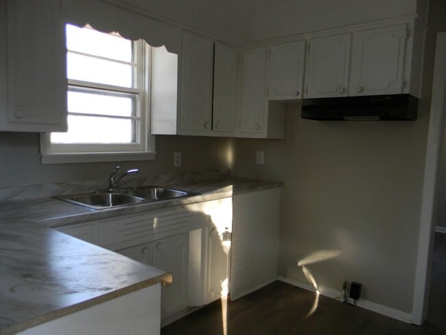 Building Photo - 308 Lexington St