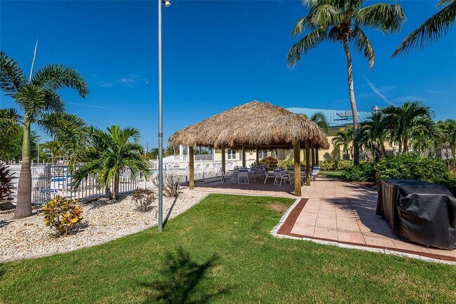 Building Photo - 2 Emden Cir