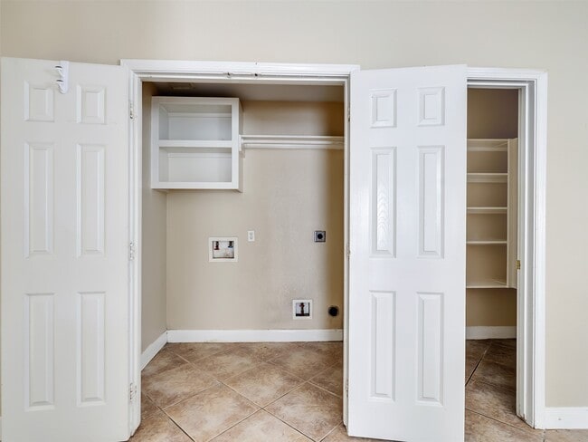 Building Photo - 1803 Ripple Creek Dr