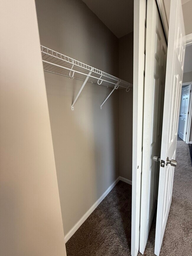 Building Photo - Single Family Home