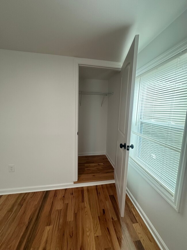 Building Photo - 17 Church St