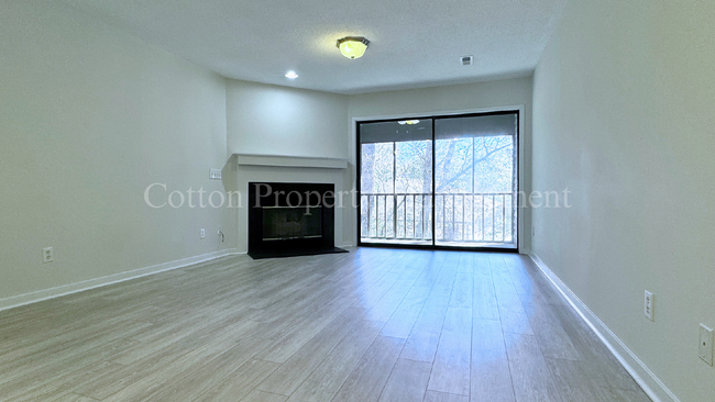 Building Photo - 2BR/2BA - LOVELY CONDO JUST MINUTES FROM W...