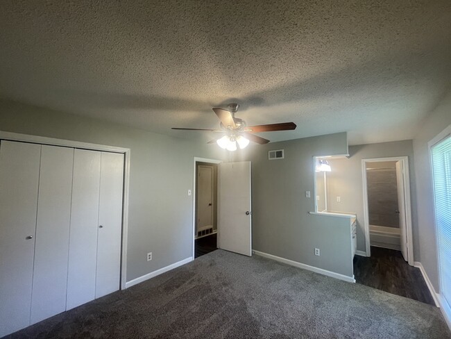 Building Photo - $500 OFF FIRST MONTH'S RENT!