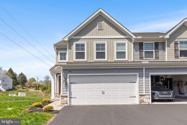 Building Photo - 315 Hayward Ct