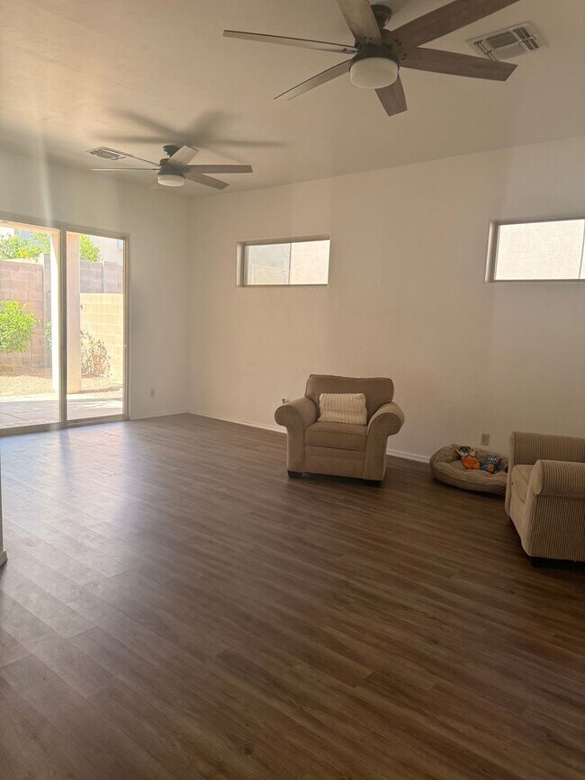 Building Photo - Beautiful 3 Bedroom 2 bath Tucson Home in Prime Eastside Location, Rancho Esperero – Available Now!