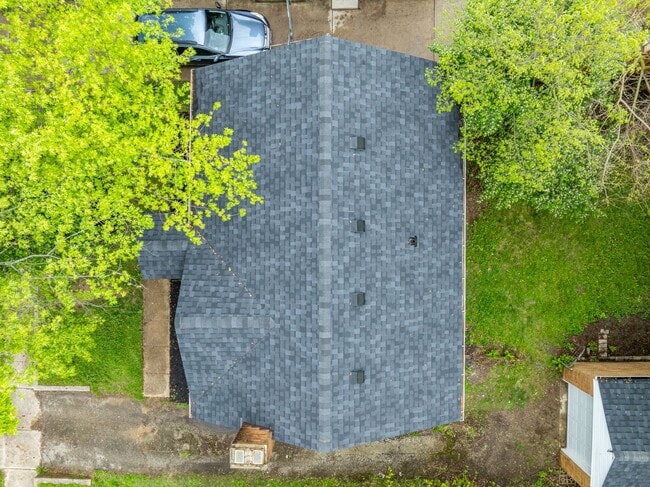 Building Photo - Charming 2-Bedroom Home in Dayton's Belmont Neighborhood