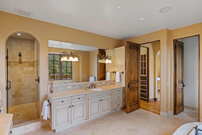 Building Photo - 3317 Taylor Rd