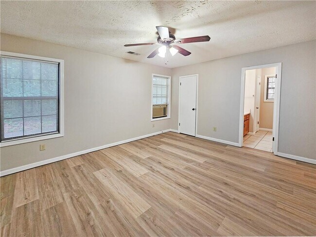 Building Photo - 2752 Northwood Ct