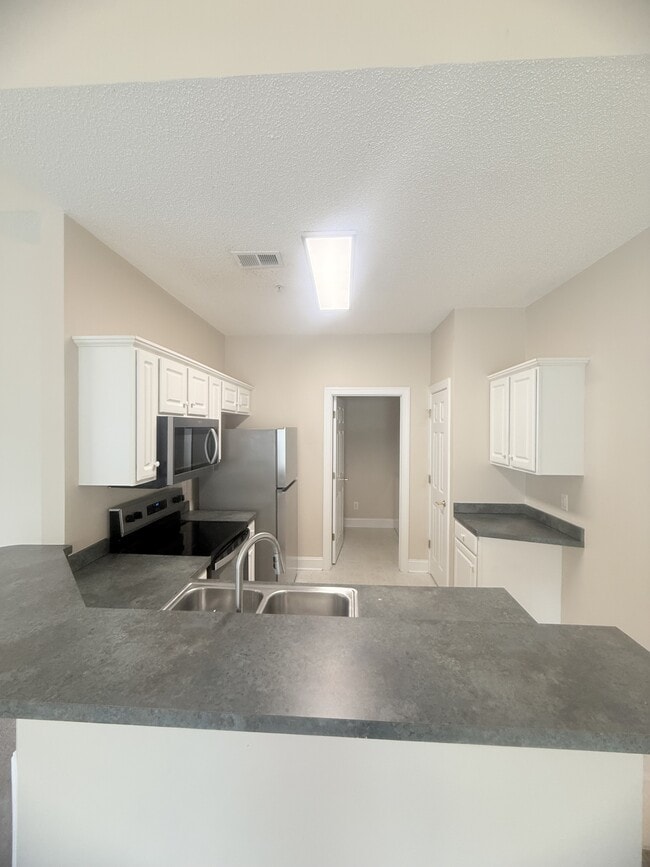 Building Photo - 5034 Belleglen Ct