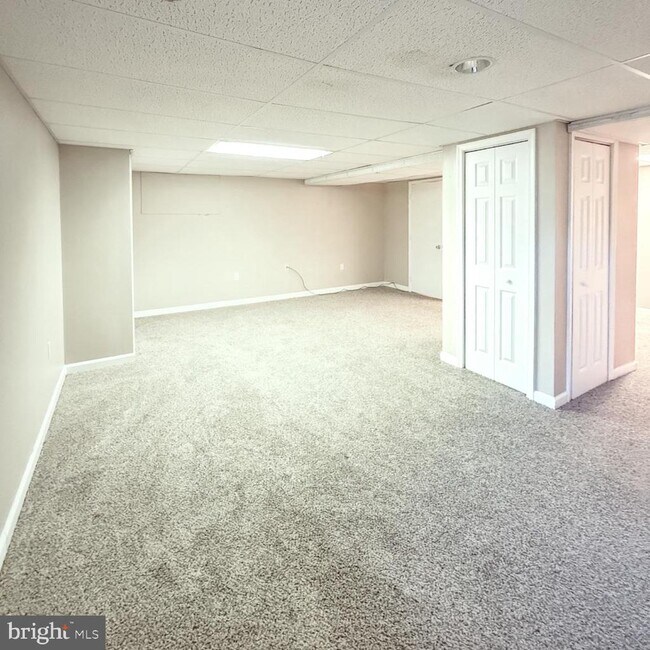 Building Photo - 3910 Red Leaf Ct