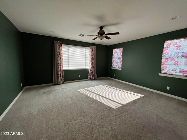 Building Photo - 2467 E Orleans Dr