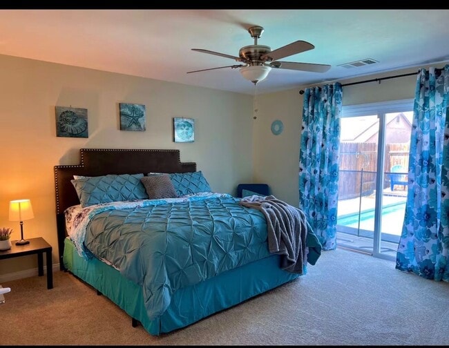 Building Photo - Super Great Deal on this fully furnished 4 BD 2 BA house with a Pool and Solar