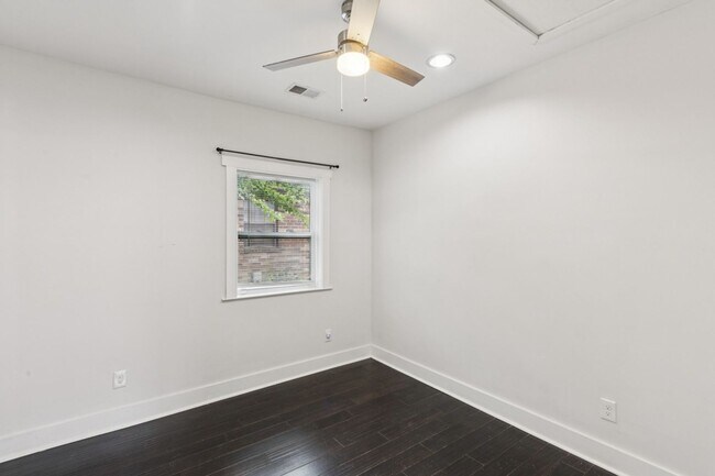 Building Photo - North Nashville Bungalow