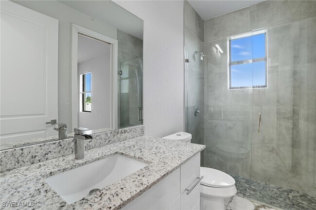 Building Photo - 2314 NW 33rd Pl