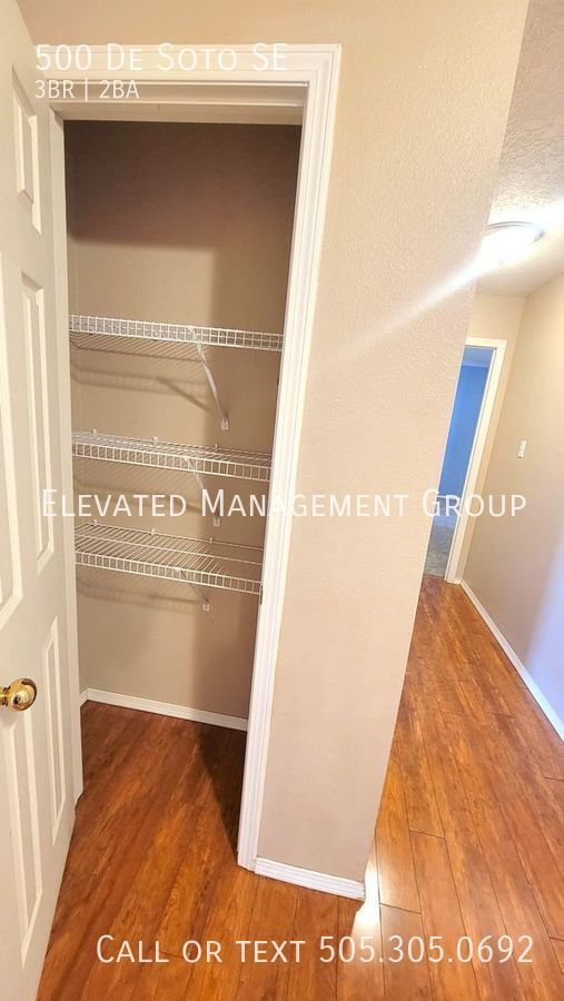 Building Photo - Beautiful Unit Ready for Immediate Move-In...