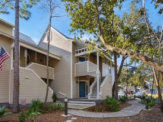 Building Photo - 3BR/3BA Fully Furnished Beach Cottage at H...