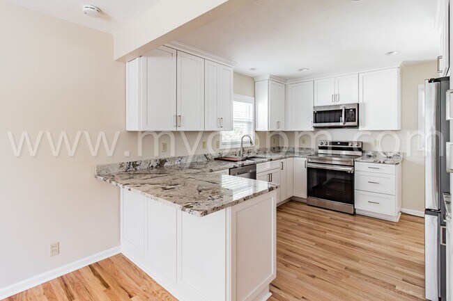 Building Photo - Pristine 4 Bedroom / 2 Bathroom Home | Wes...