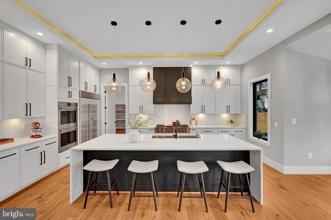 Building Photo - 1100 Balls Hill Rd