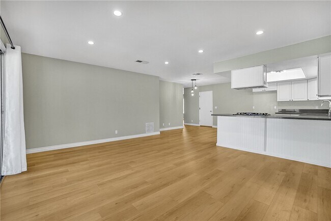 Building Photo - 44506 Sancroft Ave