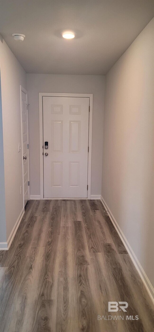 Building Photo - 388 Winters Ave